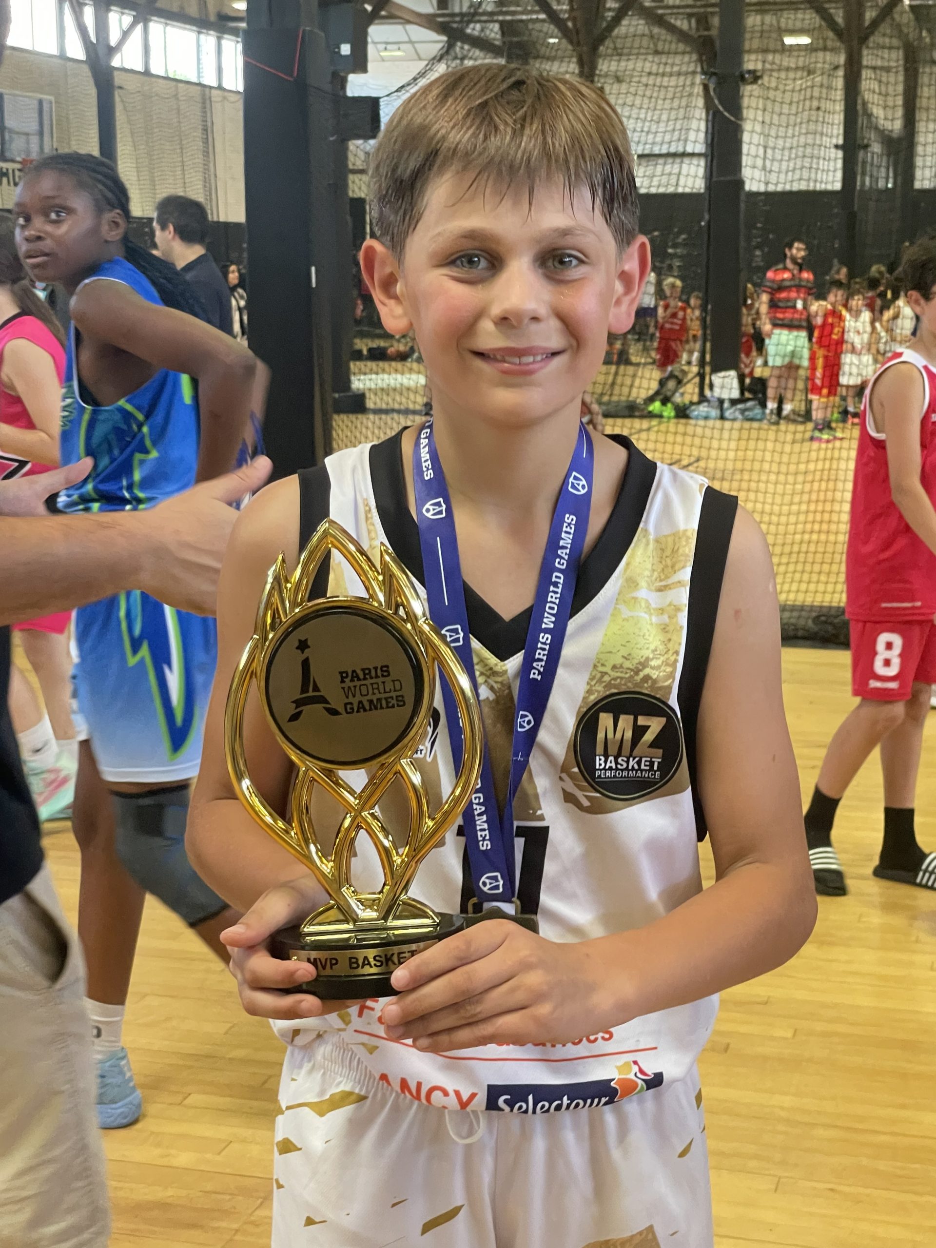 Paris World Games 2025 – trophée et médailles MZ Basket Performance